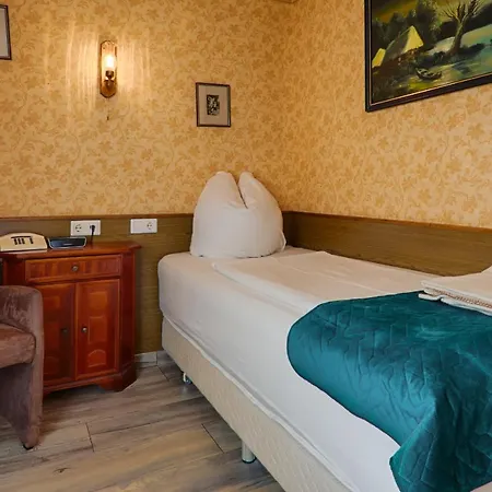 沃德池克罗斯坦酒店