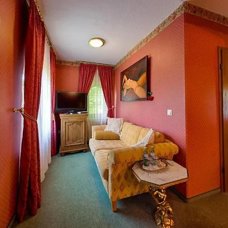 沃德池克罗斯坦酒店 酒店