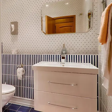 沃德池克罗斯坦酒店 3*