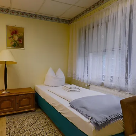 Waldschlösschen Hotel 3*