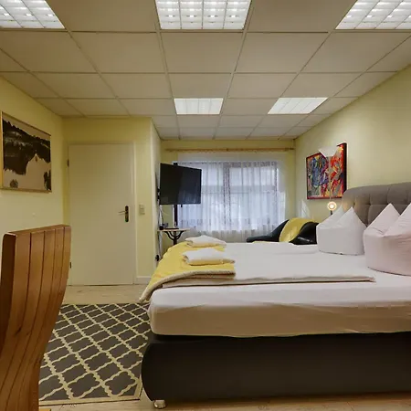 Waldschloesschen Bed & Breakfast 3*