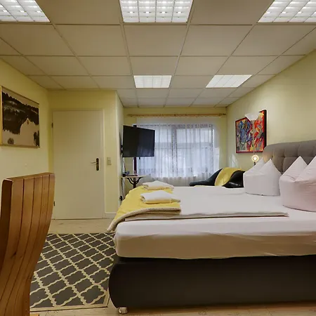 沃德池克罗斯坦酒店 酒店 米滕瓦尔德