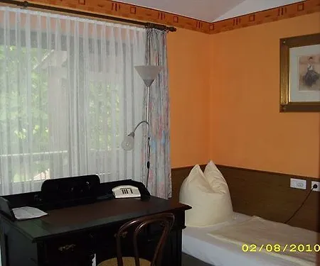 沃德池克罗斯坦酒店 3* 米滕瓦尔德