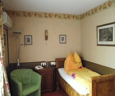 沃德池克罗斯坦酒店 3*