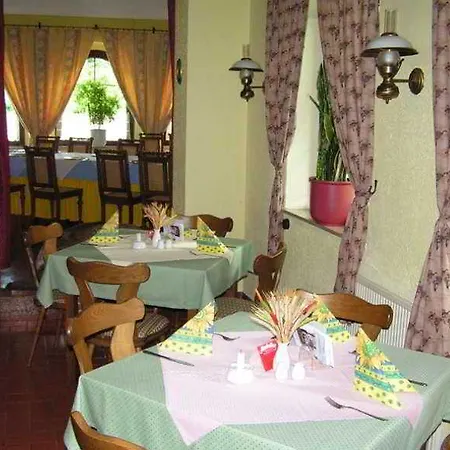 沃德池克罗斯坦酒店 3*