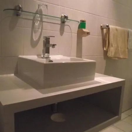 沃德池克罗斯坦酒店 酒店