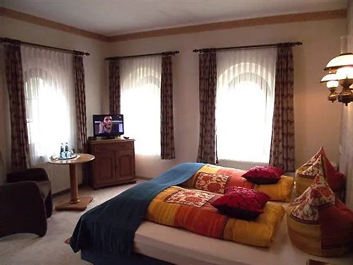 Waldschlösschen Hotel 3*